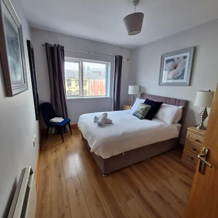 Cosy Beachfront In Salthill * Galway